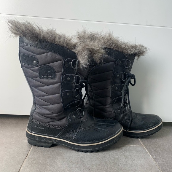 Sorel Joan of Arctic Waterproof Snow Boots - Picture 4 of 5